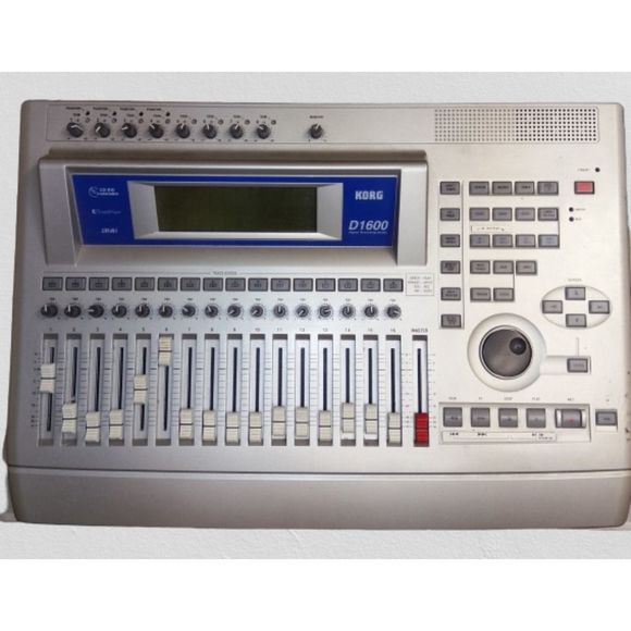 Korg D1600 Digital Recording Studio - Picture 2 of 2